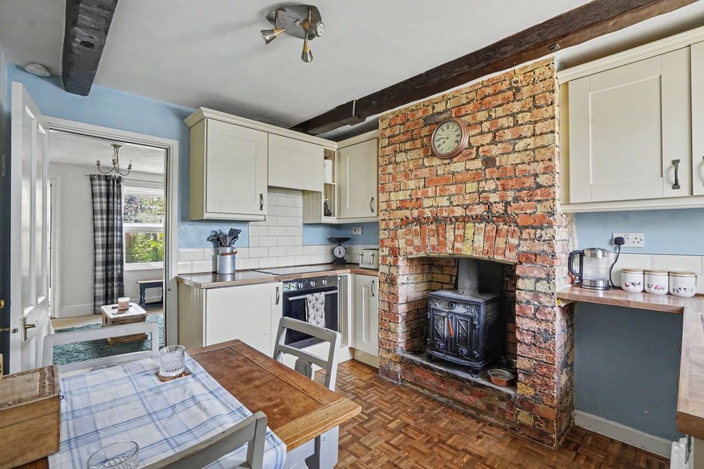 Property photo 2 of 11