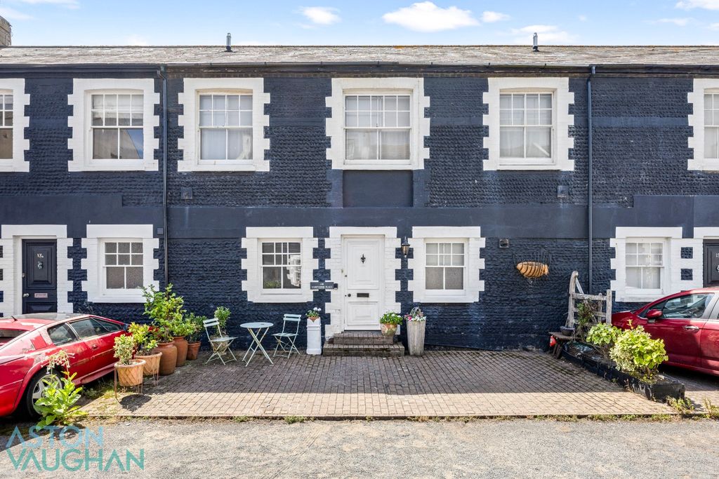 Property photo 1 of 18 5177852