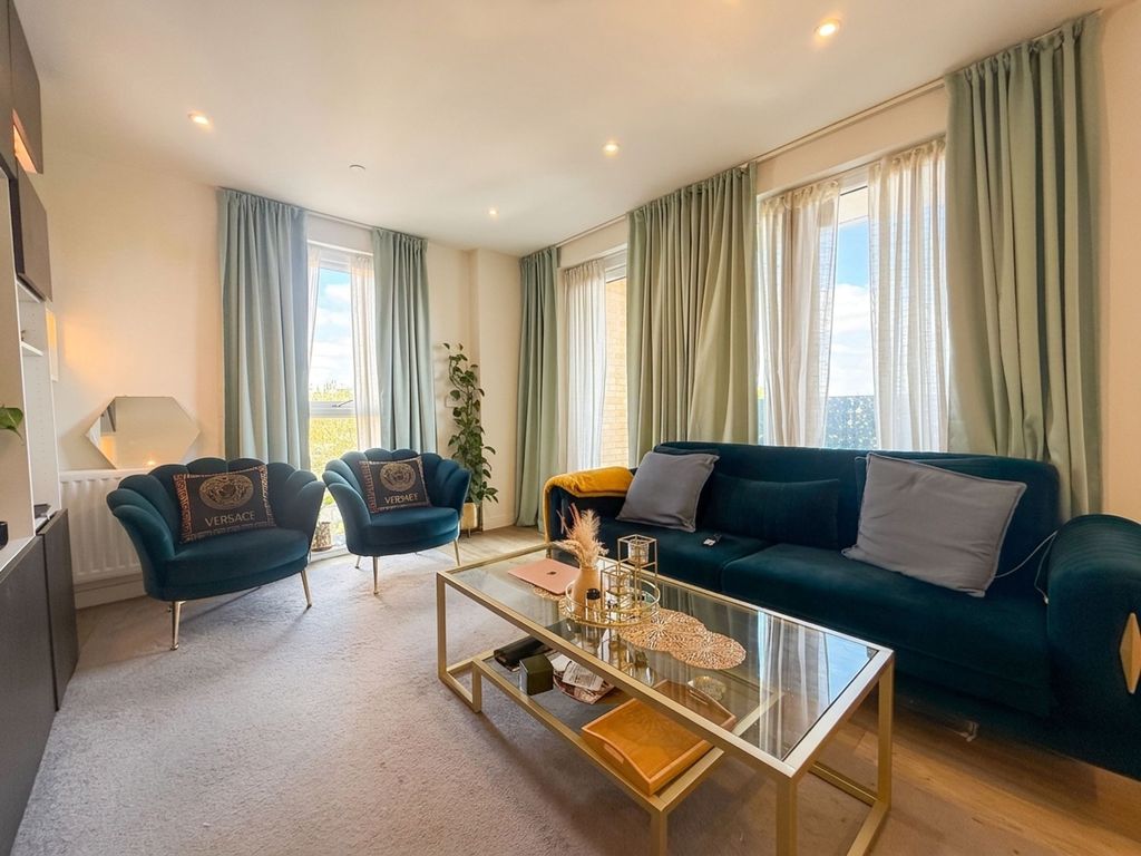 Property photo 2 of 20