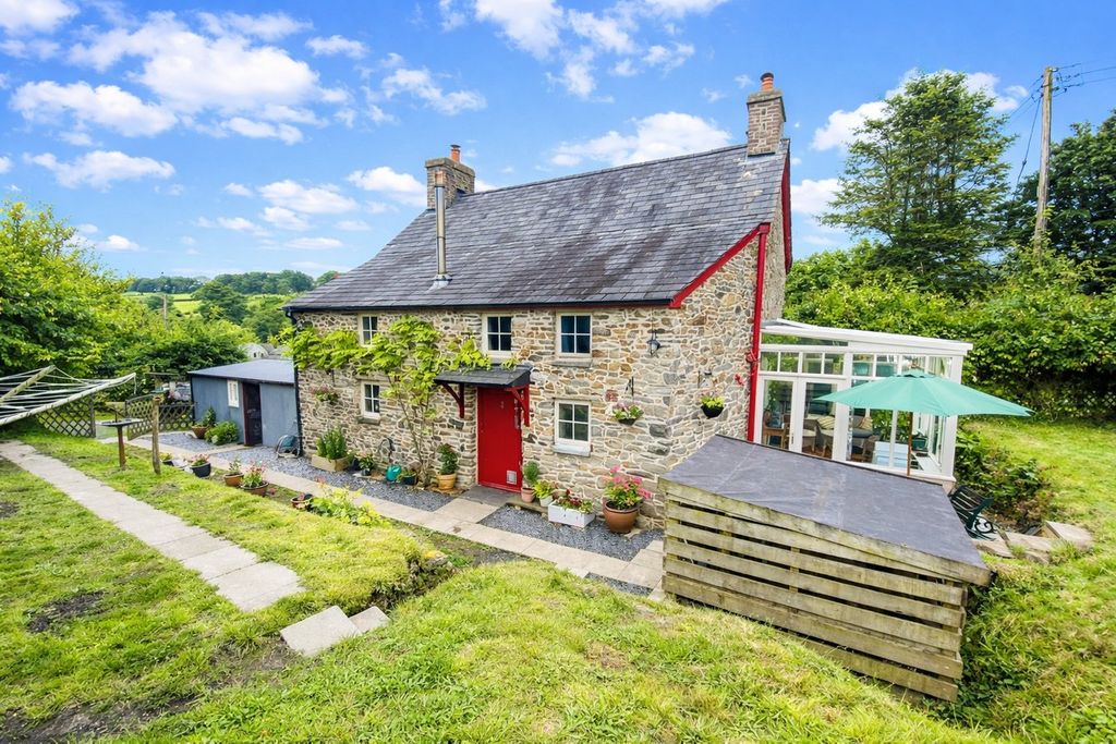 Property photo 2 of 28