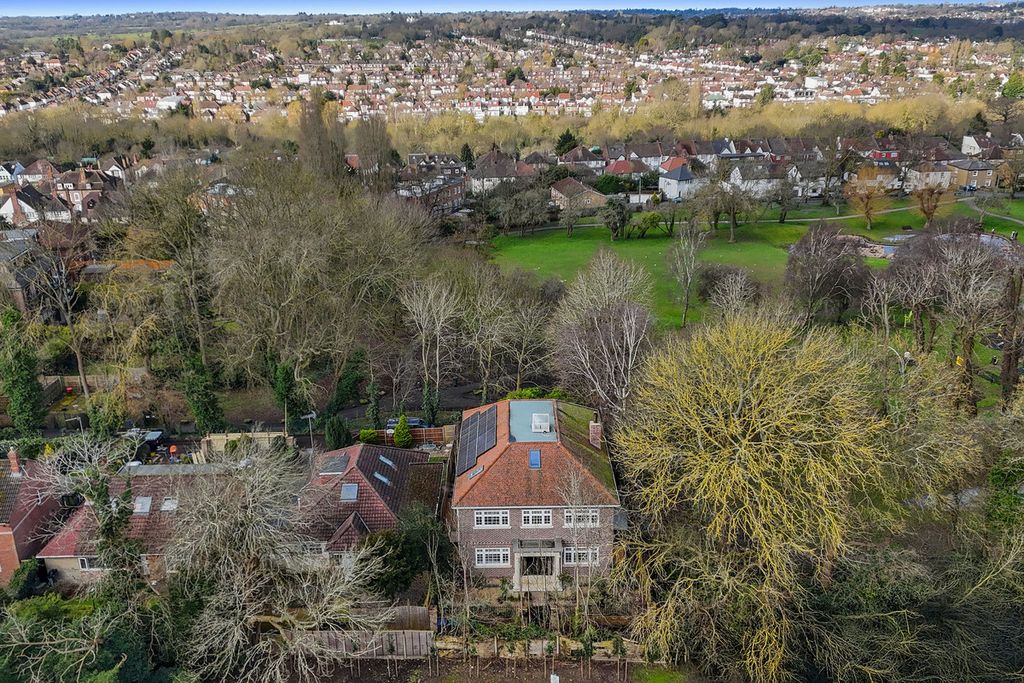 Property photo 3 of 50