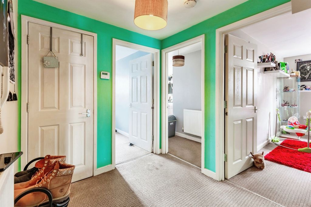Property photo 2 of 13