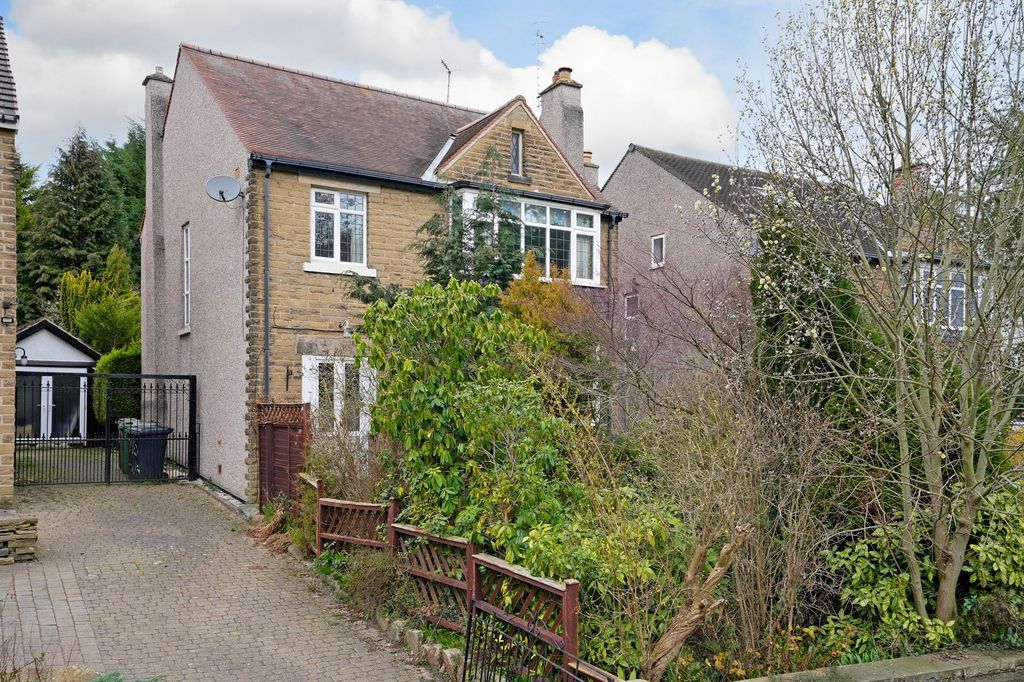 Property photo 2 of 37