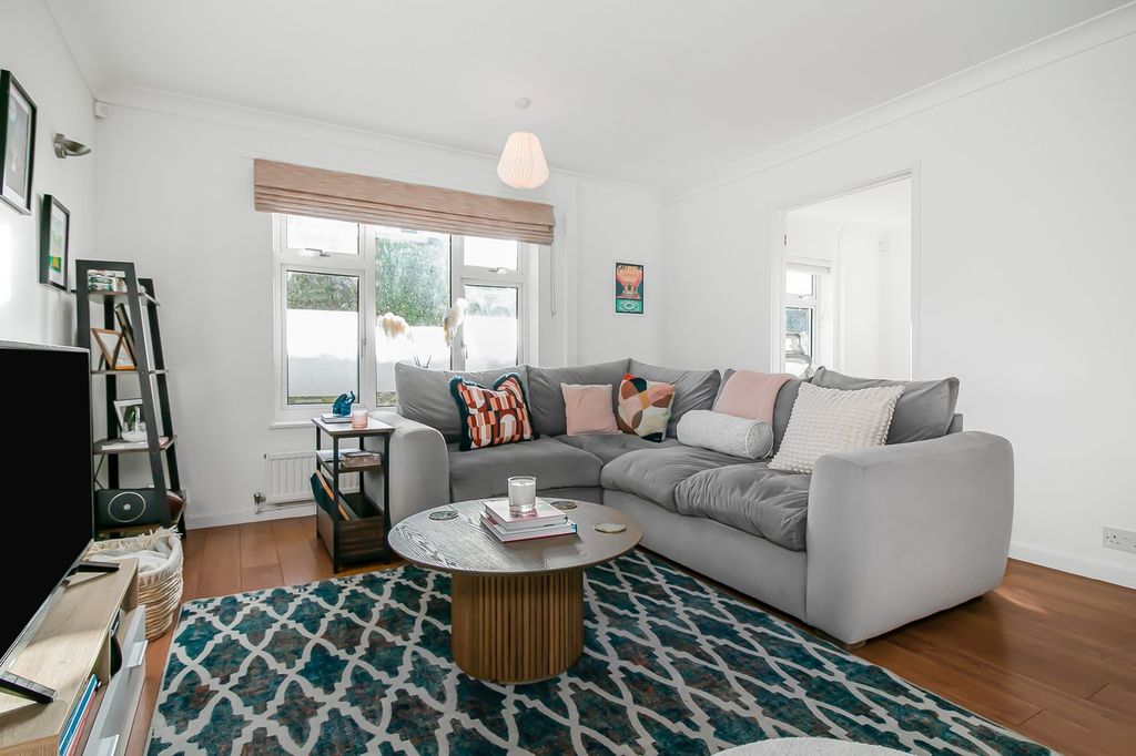 Property photo 3 of 13