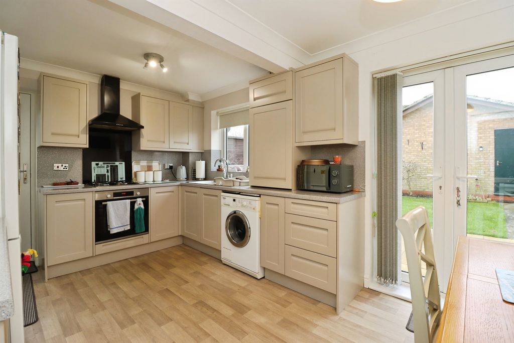 Property photo 3 of 14