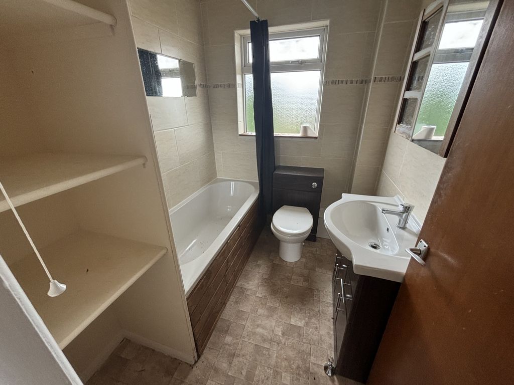 Property photo 3 of 7 Gallery