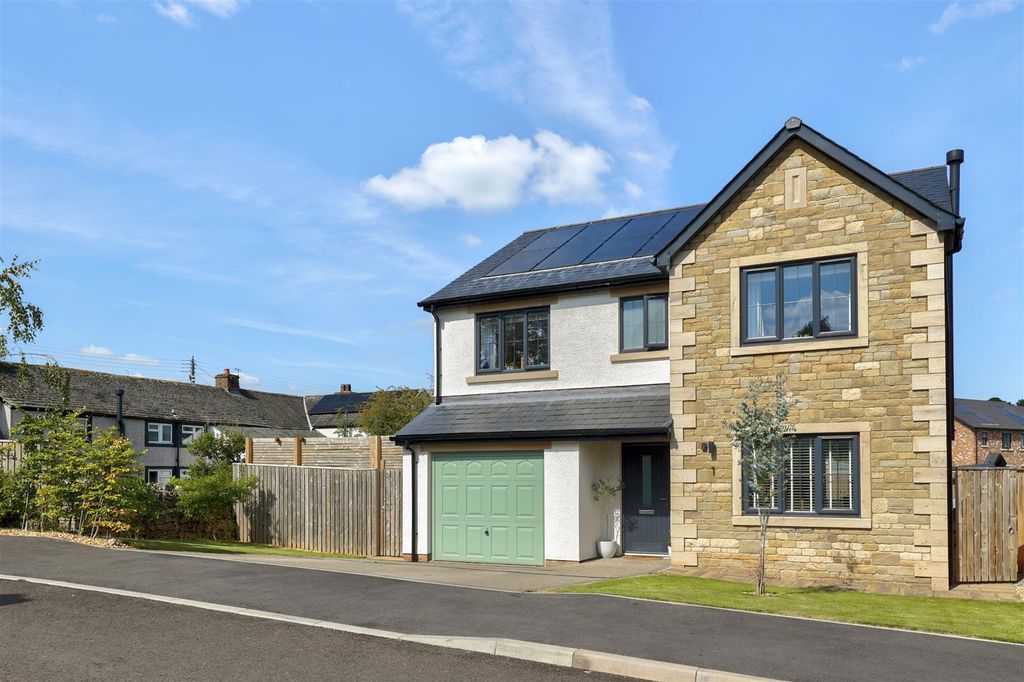 Property photo 1 of 35 1 Jubilee Gardens