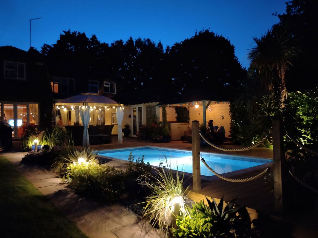 Property photo 2 of 31