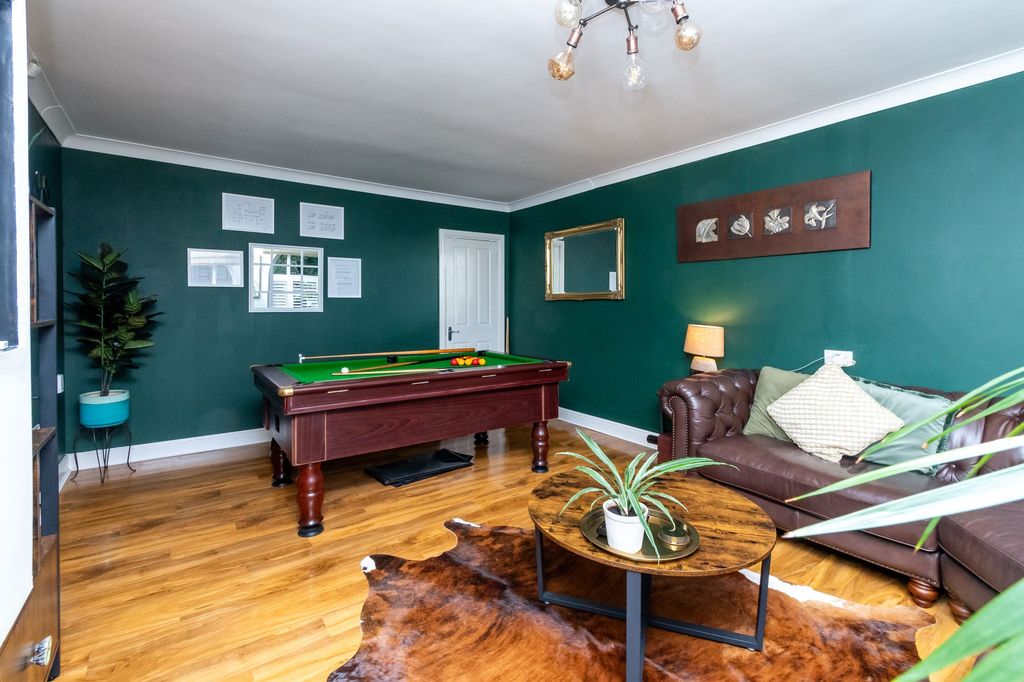 Property photo 2 of 50