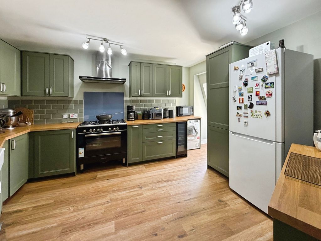 Additional image 5 of 3 bed flat for saleQueens Drive, Glasgow G42
