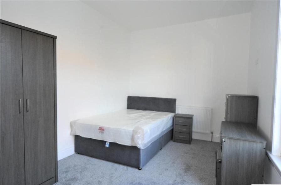 Property photo 2 of 4 Bedroom.Jpg