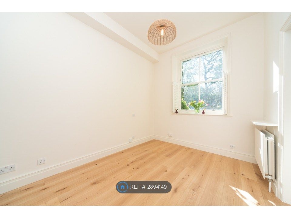 Property photo 2 of 35