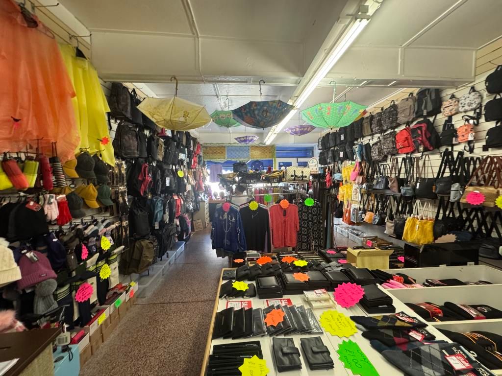 Property photo 2 of 9 Shop