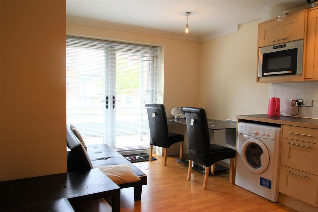 Property photo 3 of 7