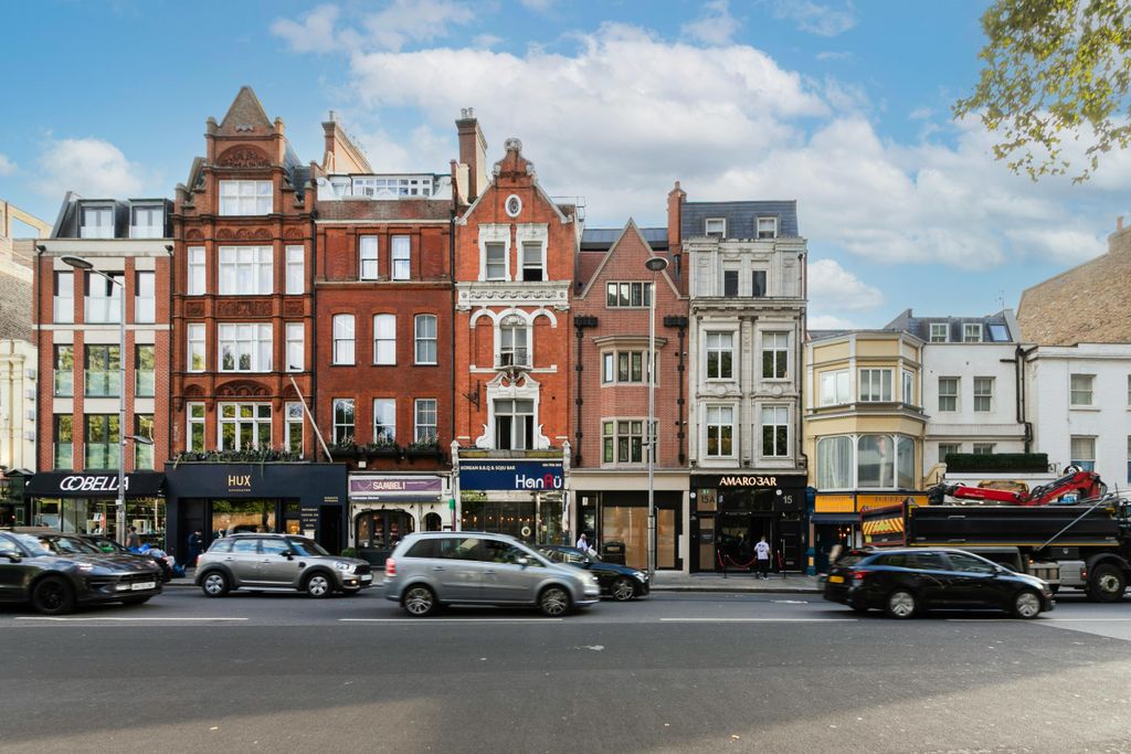 Property photo 3 of 6 13 Kensington High Street -17.Jpg