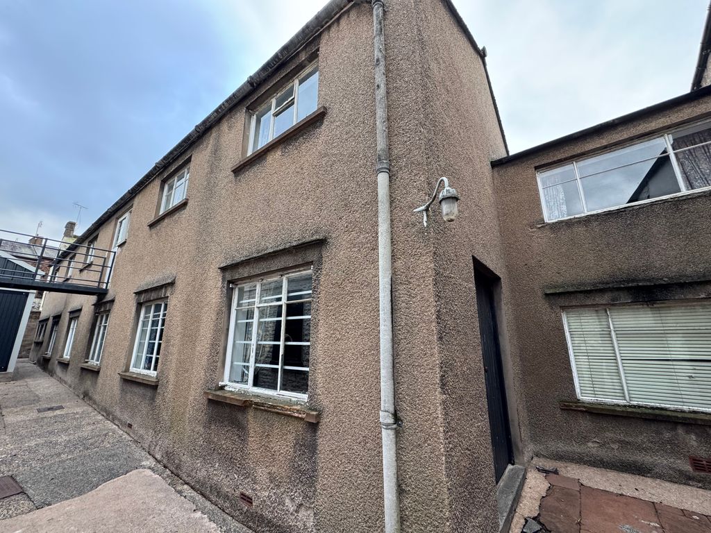 Property photo 3 of 4