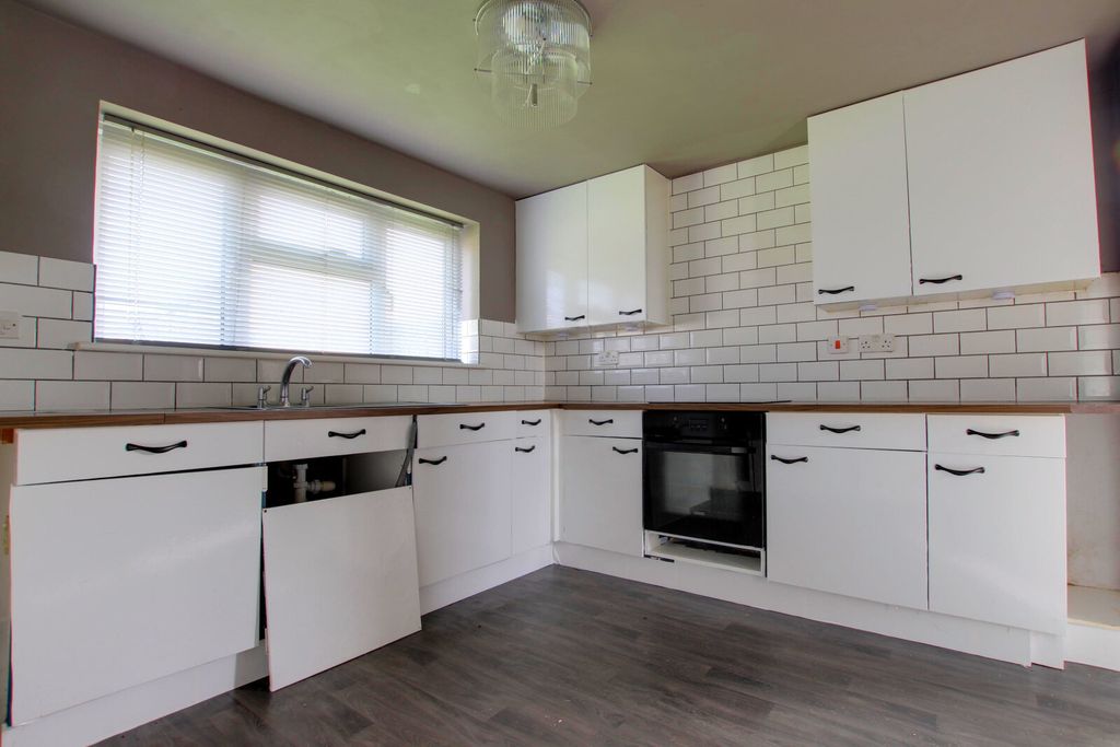 Property photo 2 of 13 Picture No. 22