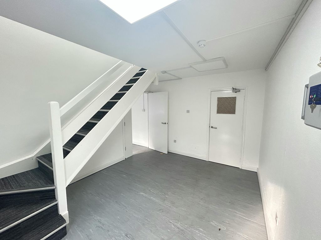 Property photo 2 of 7 Img_2306.Jpg