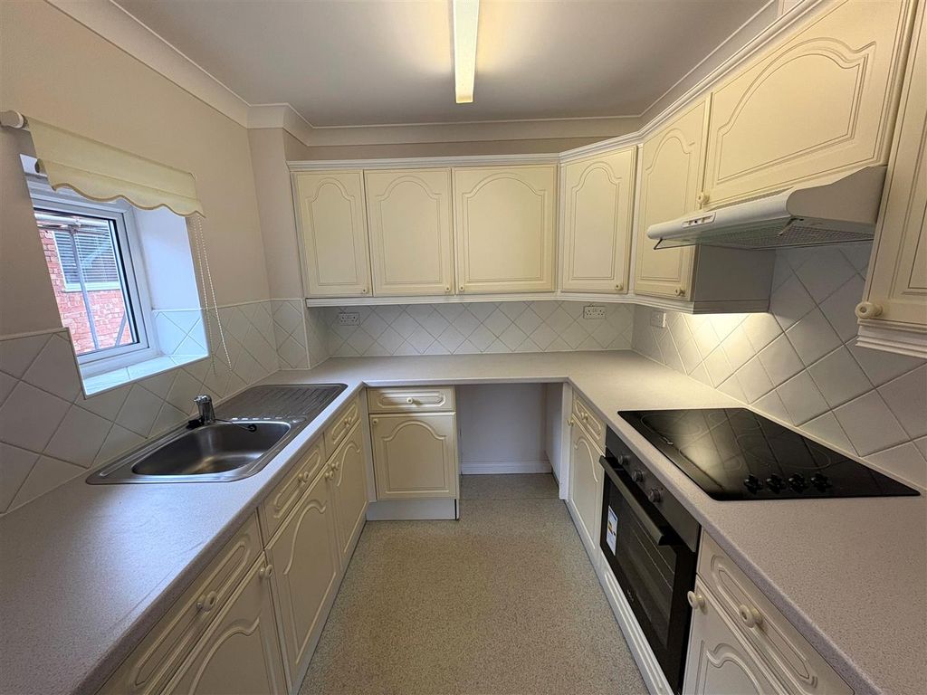 Property photo 2 of 7 Kitchen.Jpg