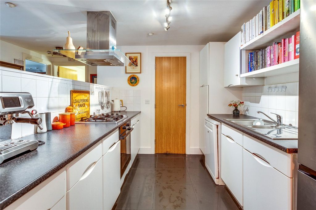 Property photo 3 of 13 Kitchen
