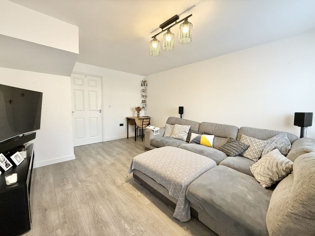 Property photo 3 of 28 Img_0882