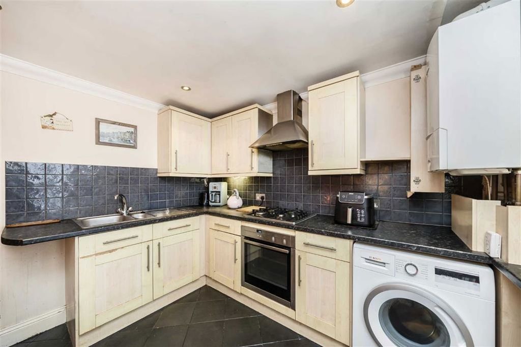 Property photo 3 of 4