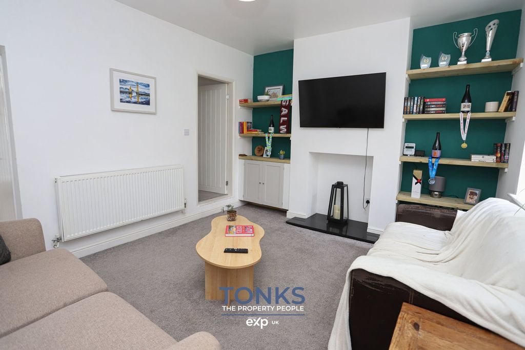 Property photo 3 of 16