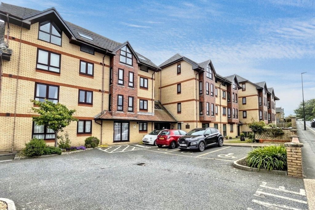 Property photo 1 of 3 6 Rostrevor Court, 96 Sandown Road, Sandown Po36 9Jx