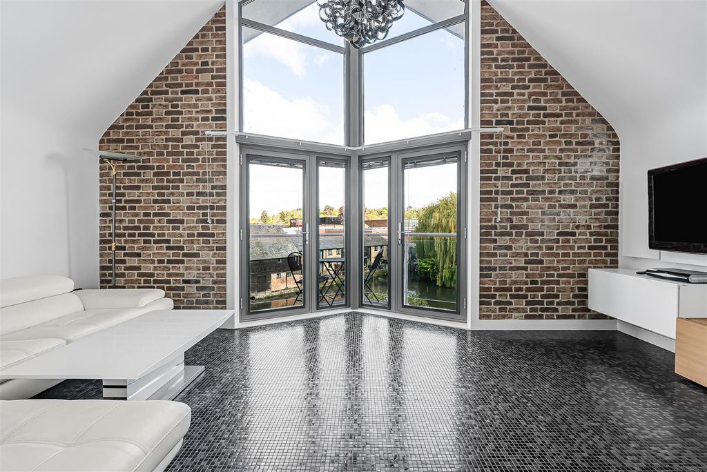 Property photo 3 of 25 10_79393.Jpg