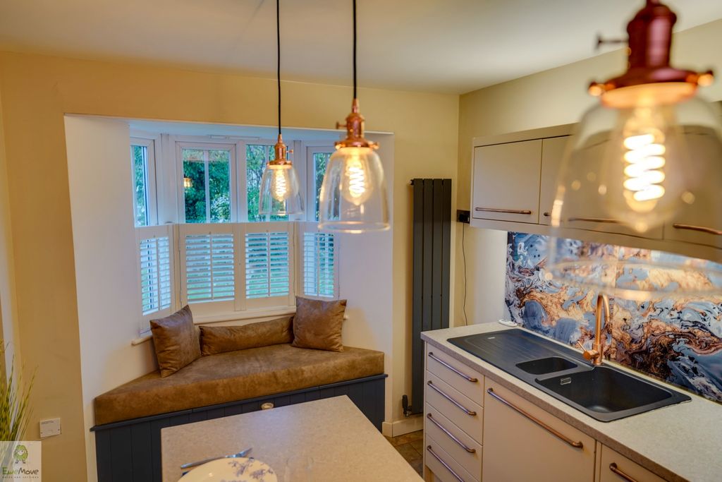 Property photo 2 of 12 Dsc07994-Dsc07998