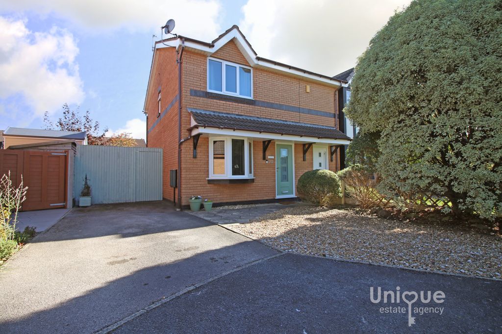 Property photo 2 of 22