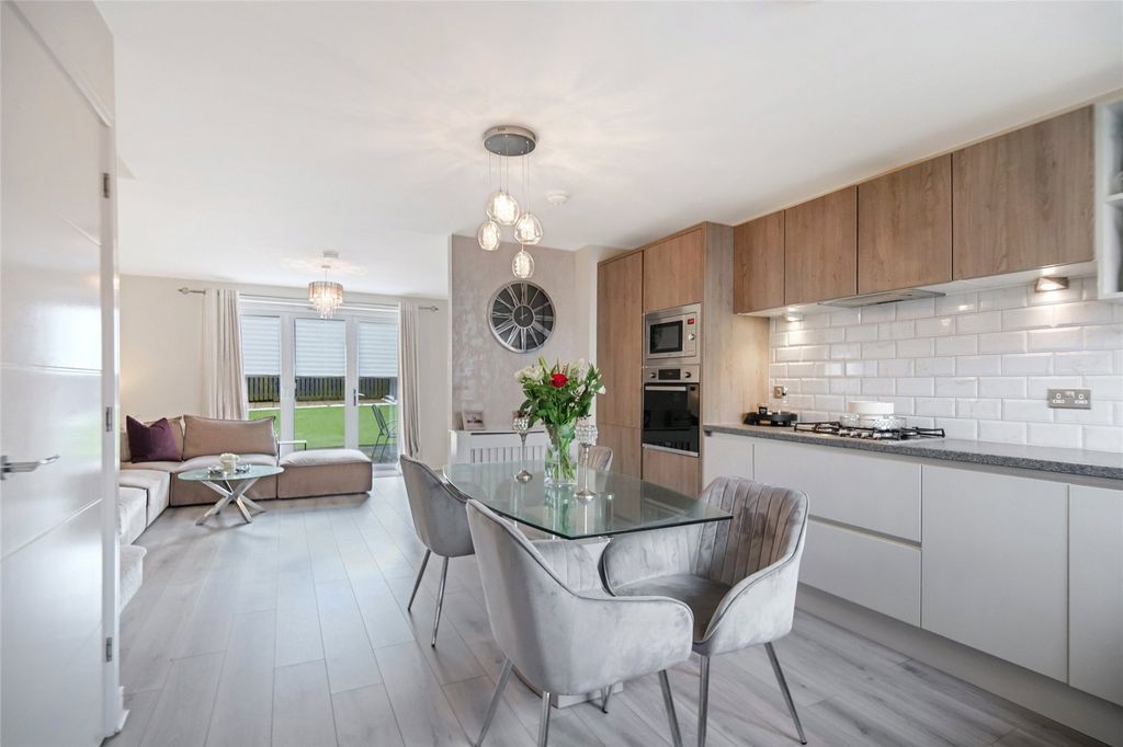 Property photo 3 of 23 Picture No. 03