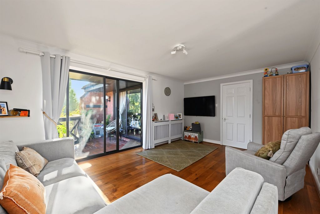 Property photo 3 of 18