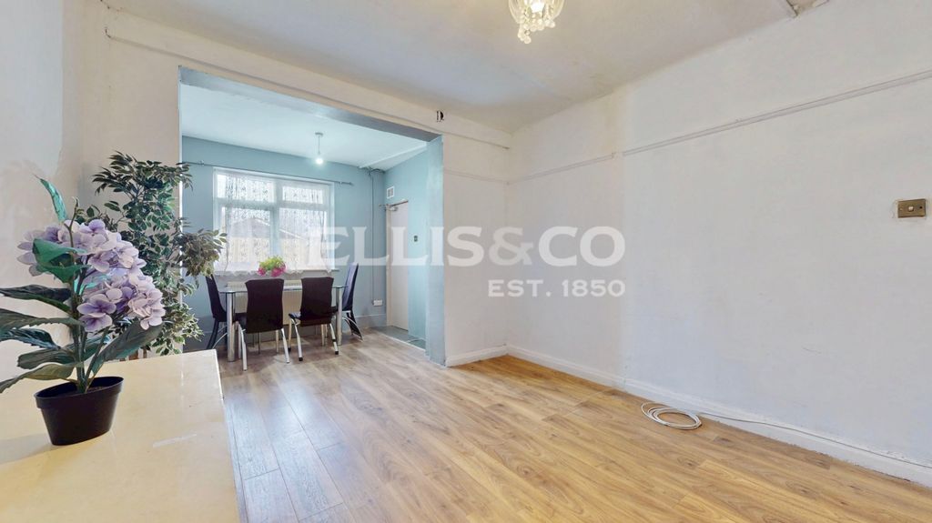 Property photo 3 of 25 Picture No. 61