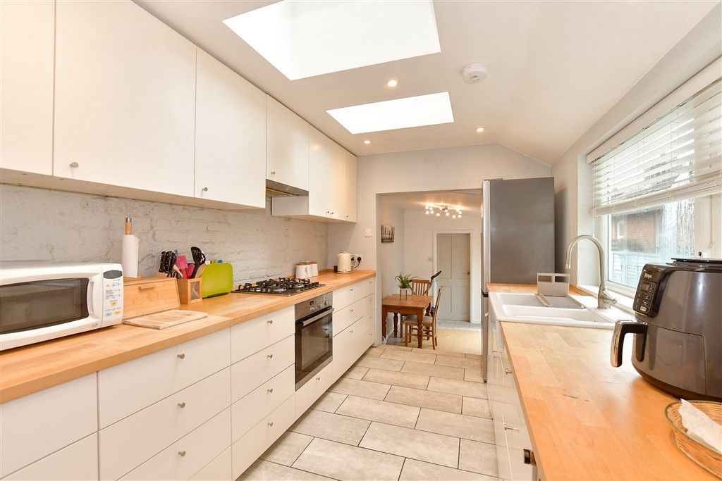 Property photo 1 of 17 Kitchen