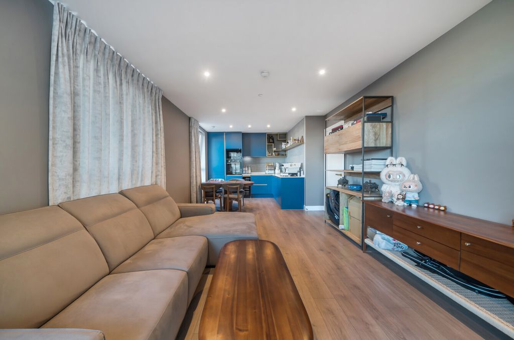 Property photo 2 of 20 1384824-6-6926F1c...