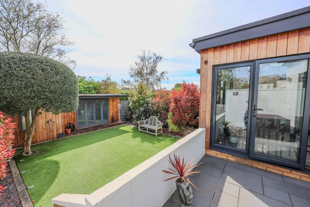 Property photo 3 of 30