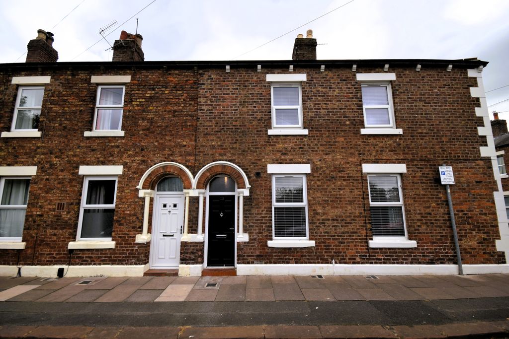 Property photo 1 of 12 2 Bed Terraced House