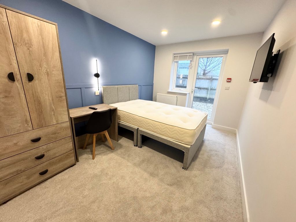 Property photo 1 of 12 Image