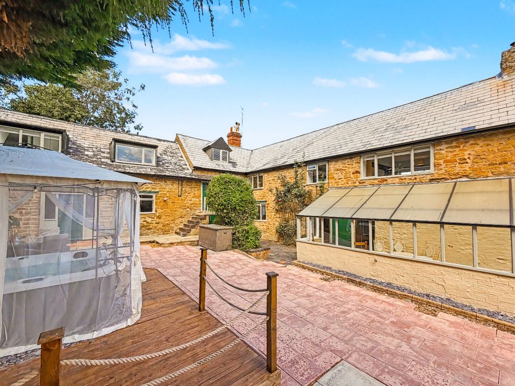 Property photo 3 of 87 5285306