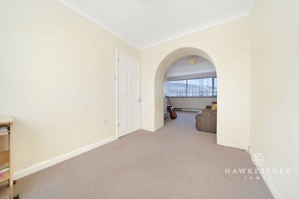 Property photo 3 of 10 100 Millfield, Sittingbourne - Dining Room
