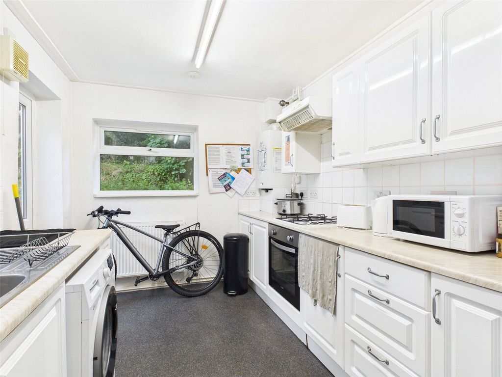 Property photo 2 of 34 Kitchen