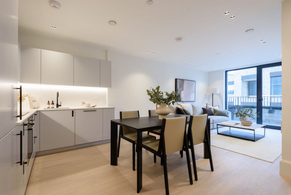 Property photo 3 of 8