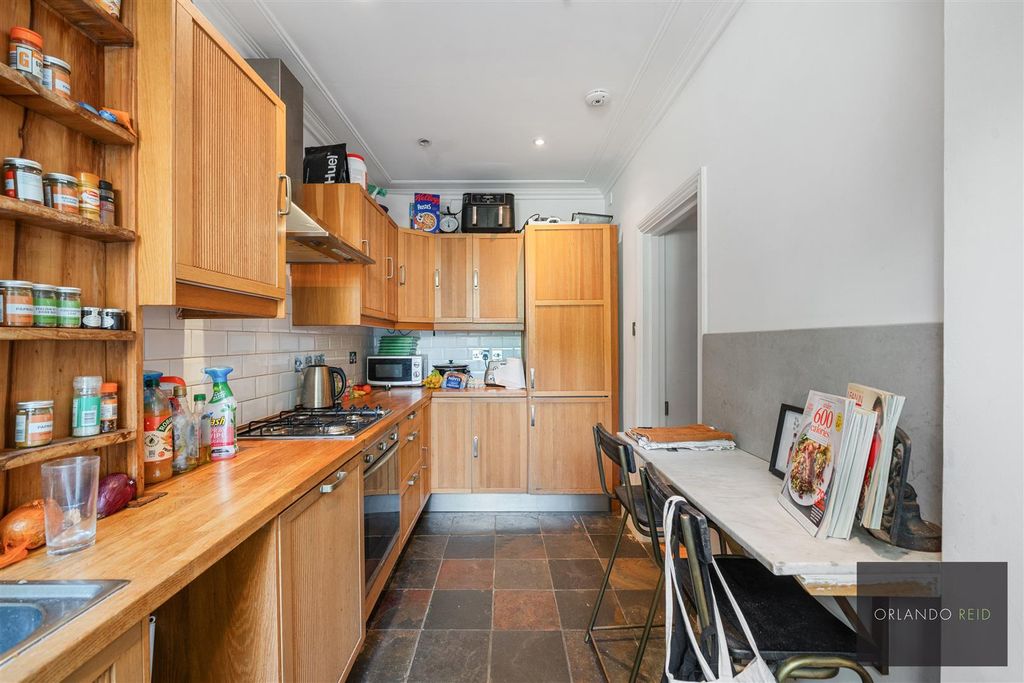 Property photo 1 of 8 15A Dulwich Road Se24 0Nt-6.Jpg