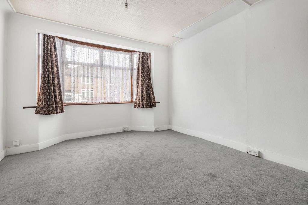 Property photo 3 of 22 Living Room