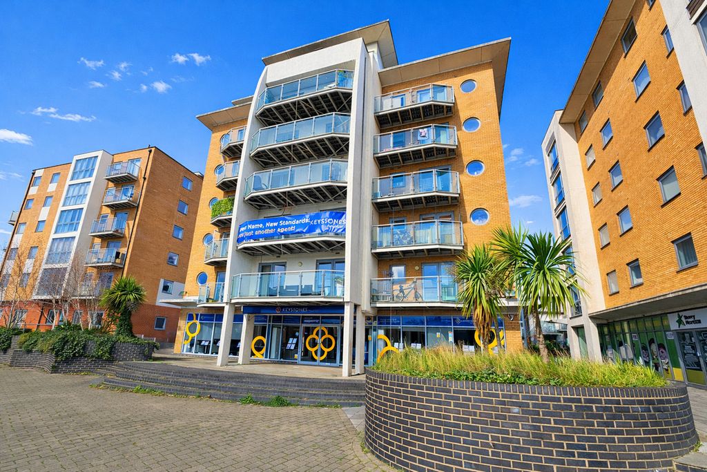 Property photo 1 of 8