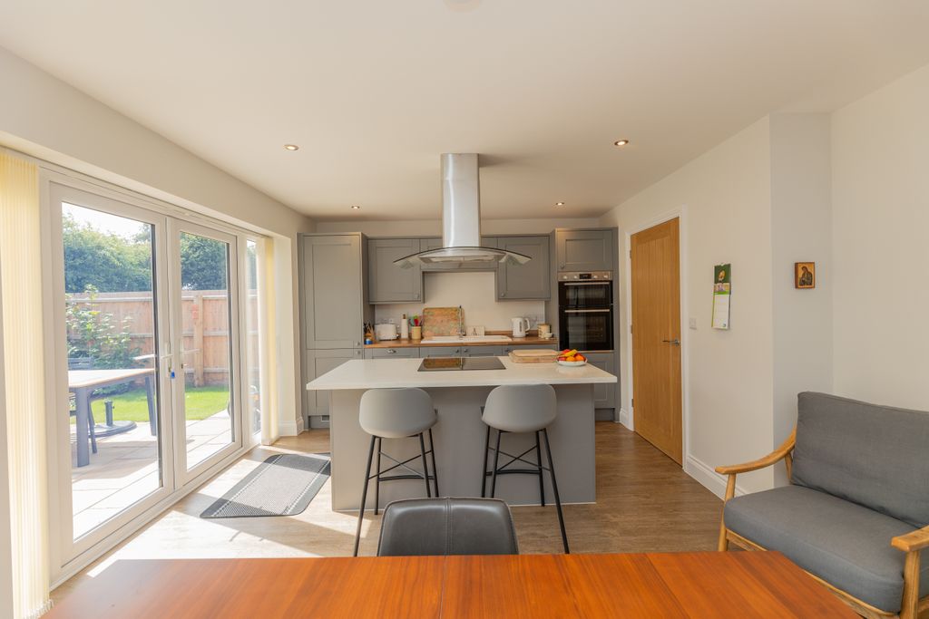 Property photo 2 of 15 349A1348
