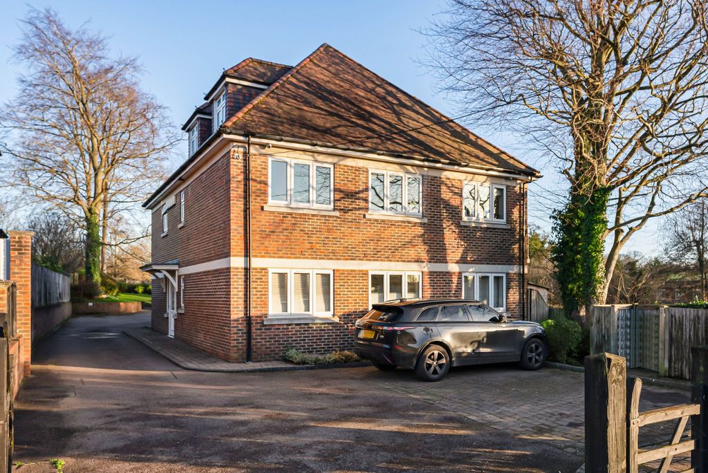 Property photo 1 of 15 Photograph 15