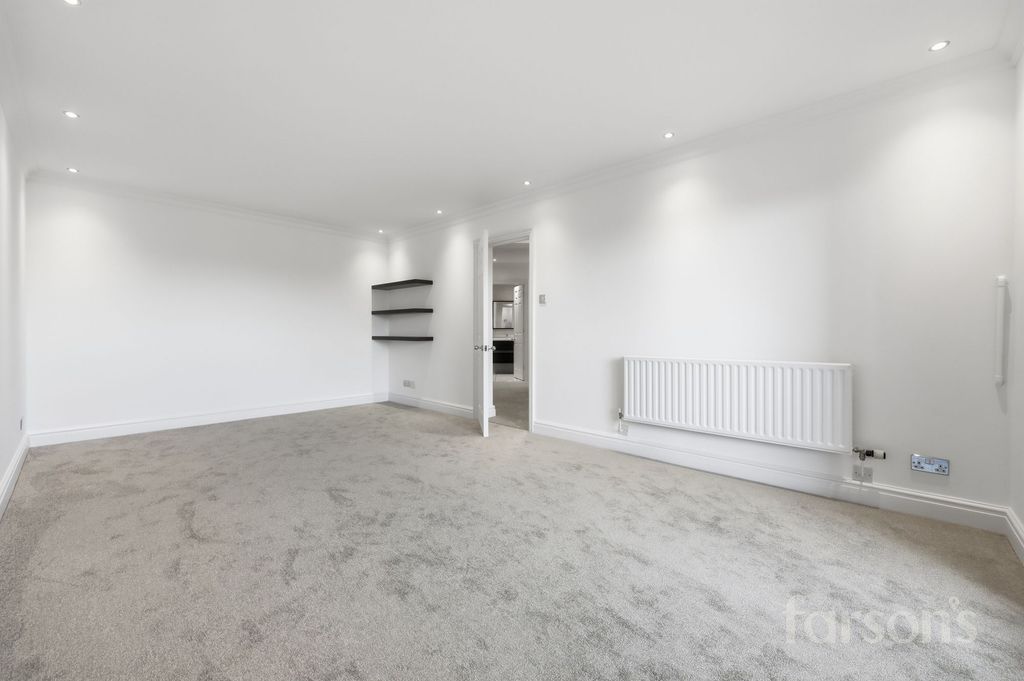 Property photo 3 of 23