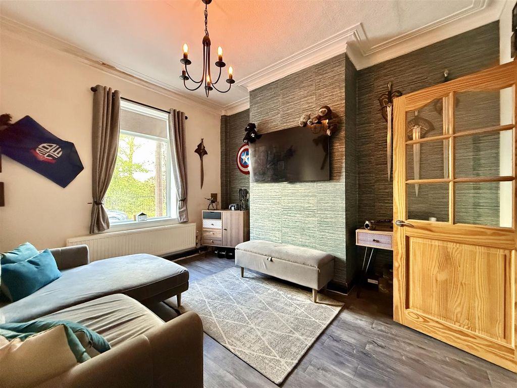 Property photo 3 of 27